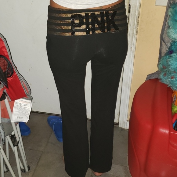 Yoga's - Picture 2 of 4